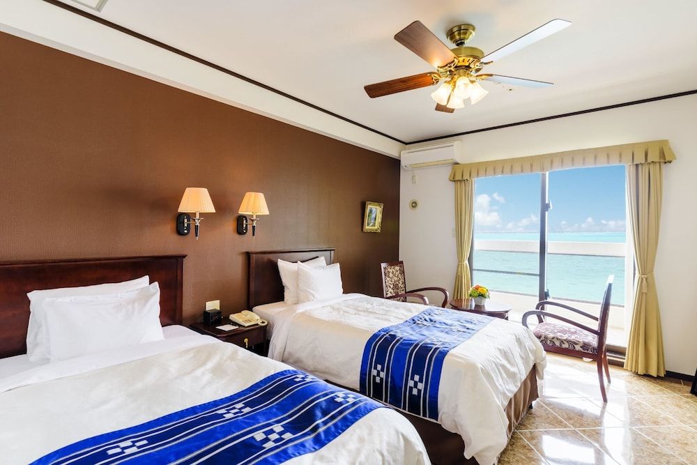 Standard Room, 2 Twin Beds, Non Smoking, Oceanfront (with Extra Bed)
