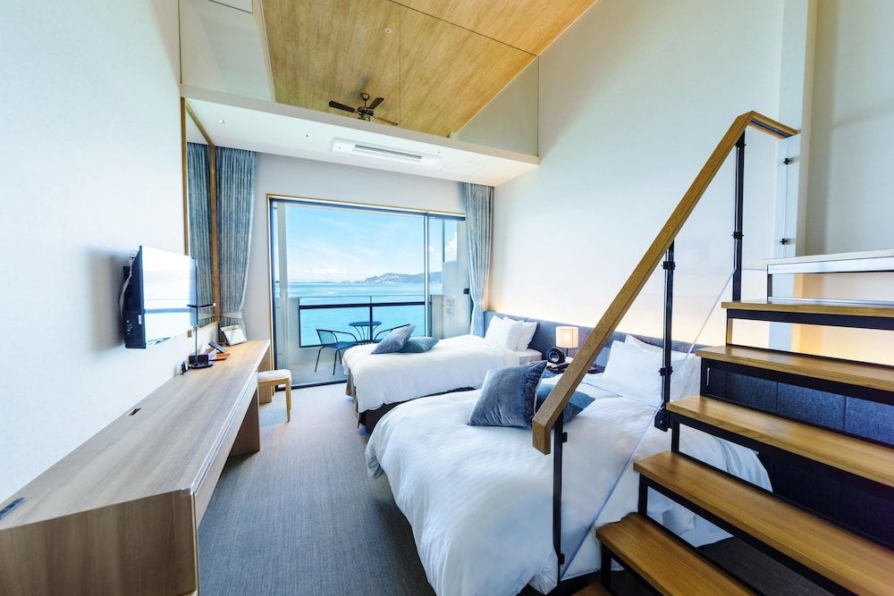 Executive Loft, 2 Twin Beds, Non Smoking, Oceanfront (with Extra Bed)