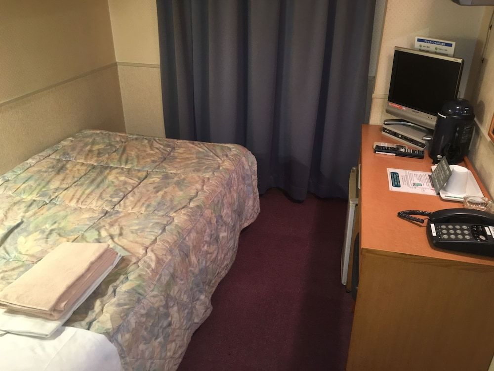 Single Room, Smoking