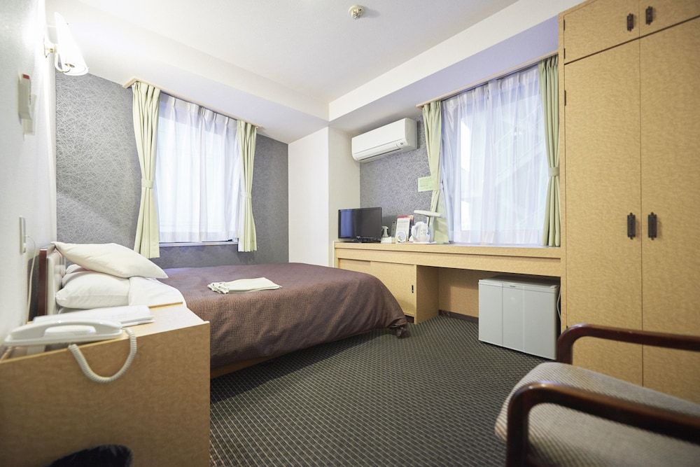 Double Room, Smoking