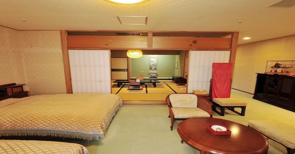 Japanese Western Style Room, Smoking