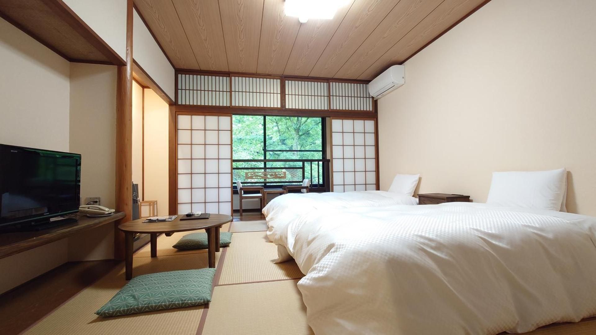 Japanese-Style Room with Twin Beds with Shared Bathroom - Non-Smoking - 