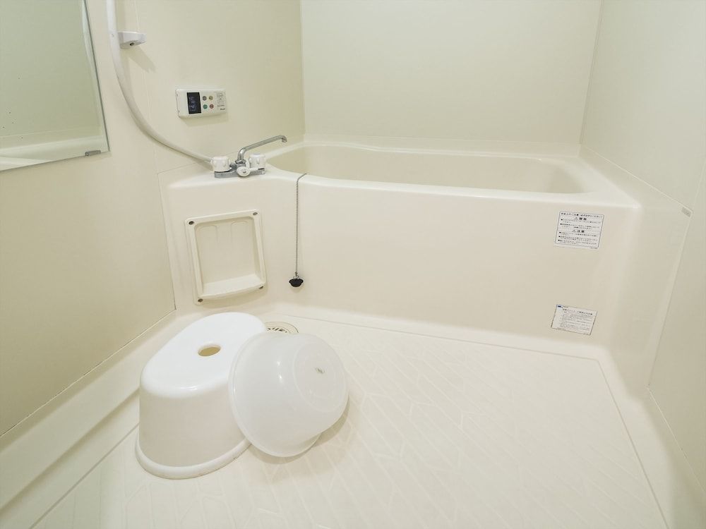 Deep Soaking Bathtub