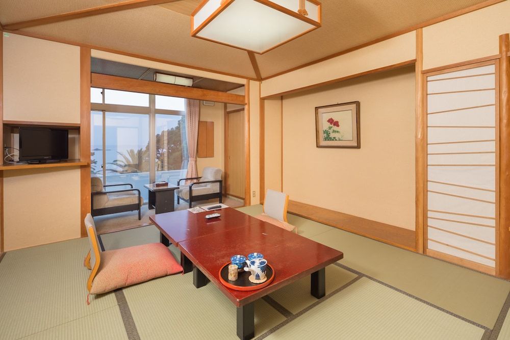 Standard Japanese 10 Tatami-mats room with ocean view, Half Board, Smoking