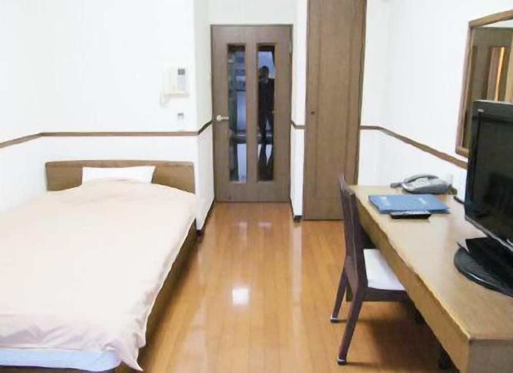Basic Studio (with Kitchenette / Single / Semi Double Room, Check-in by 8PM), Non Smoking