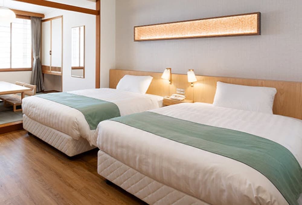 Universal Twin Room