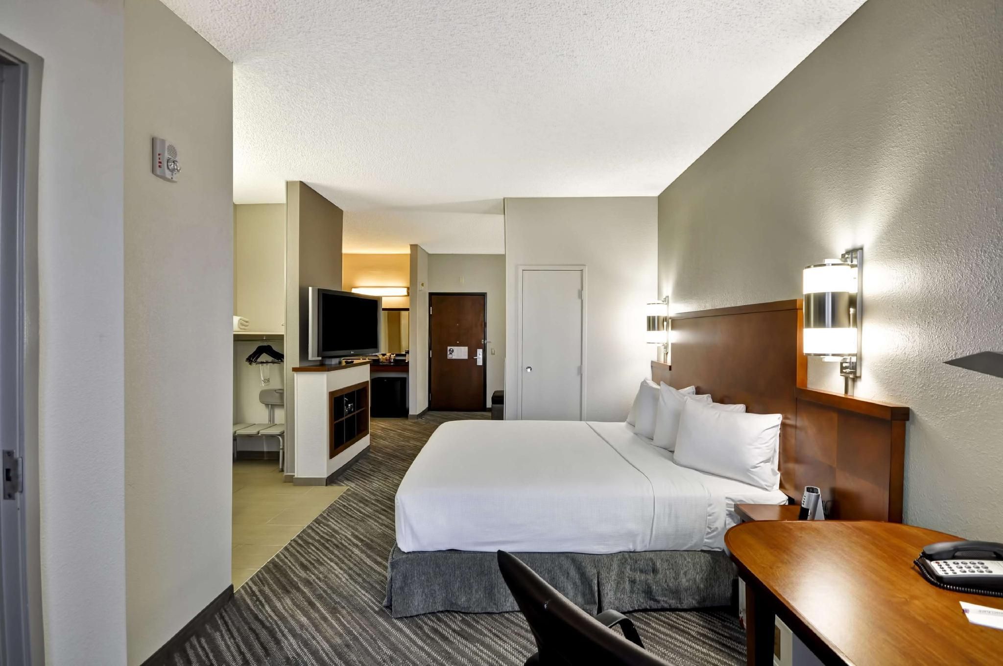 Hyatt Place Las Vegas Accessible King Bed/tub