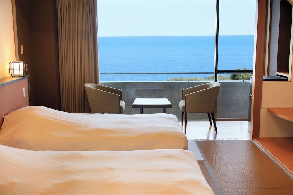 Japanese Western Twin Room (2 Beds + 1 Japanese Futon), Ocean View