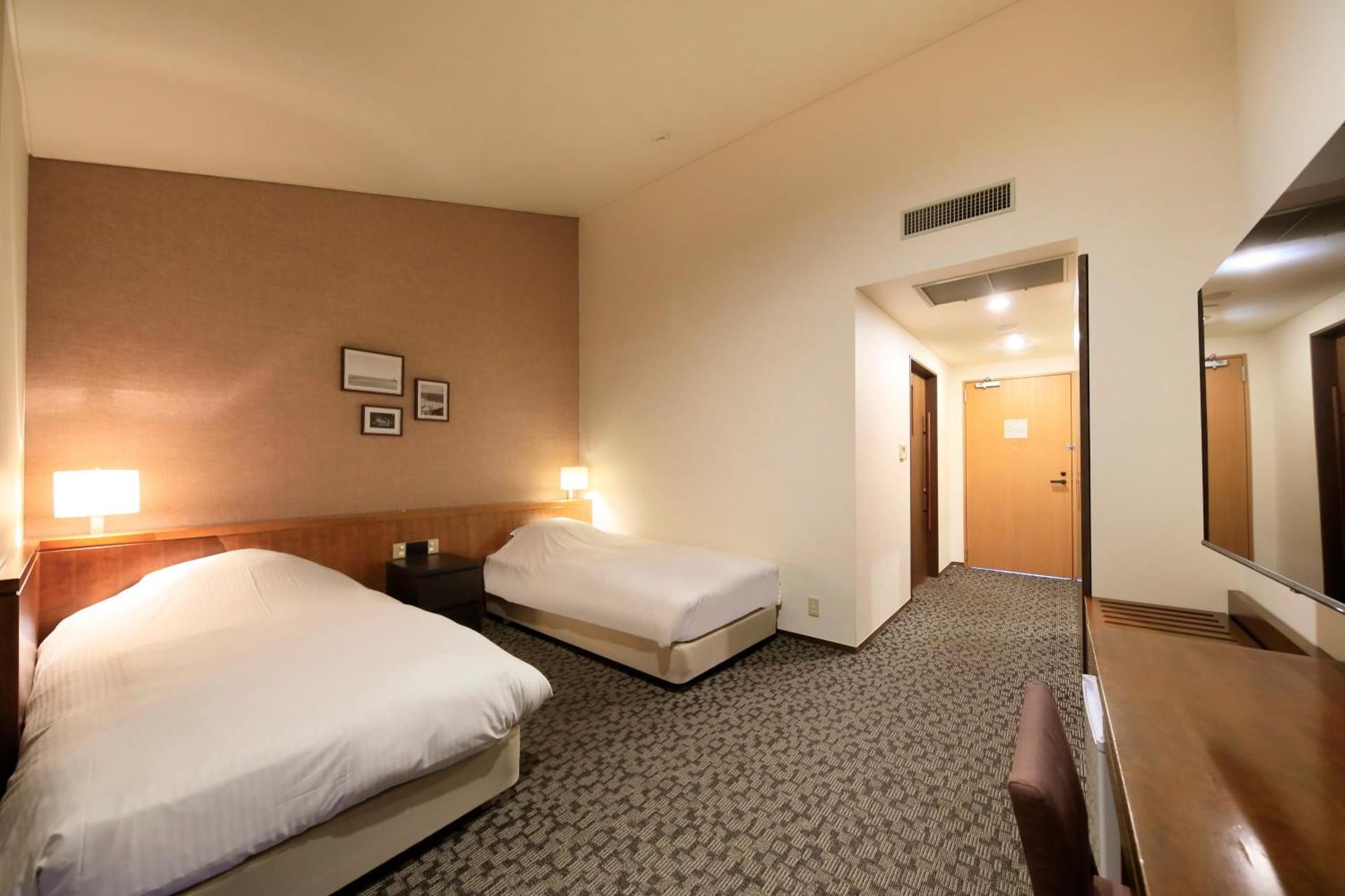 Twin Room with Shared Bathroom