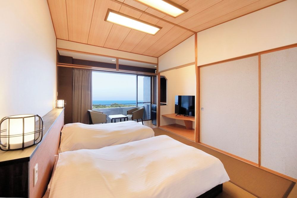 Japanese Western Twin Room (2 Beds + 1 Japanese Futon), Ocean View