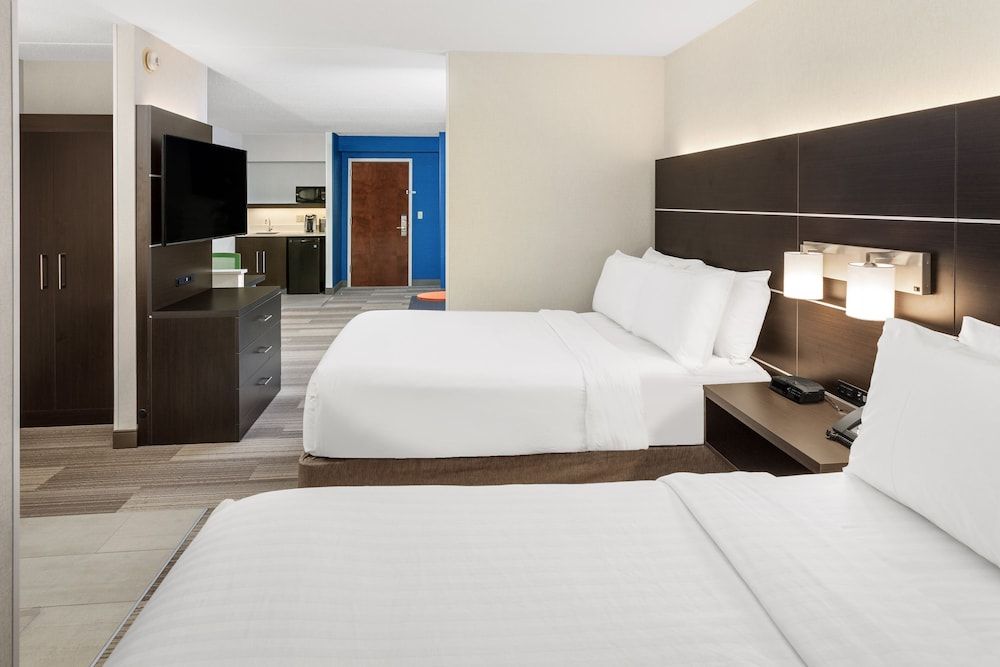 Suite, Multiple Beds