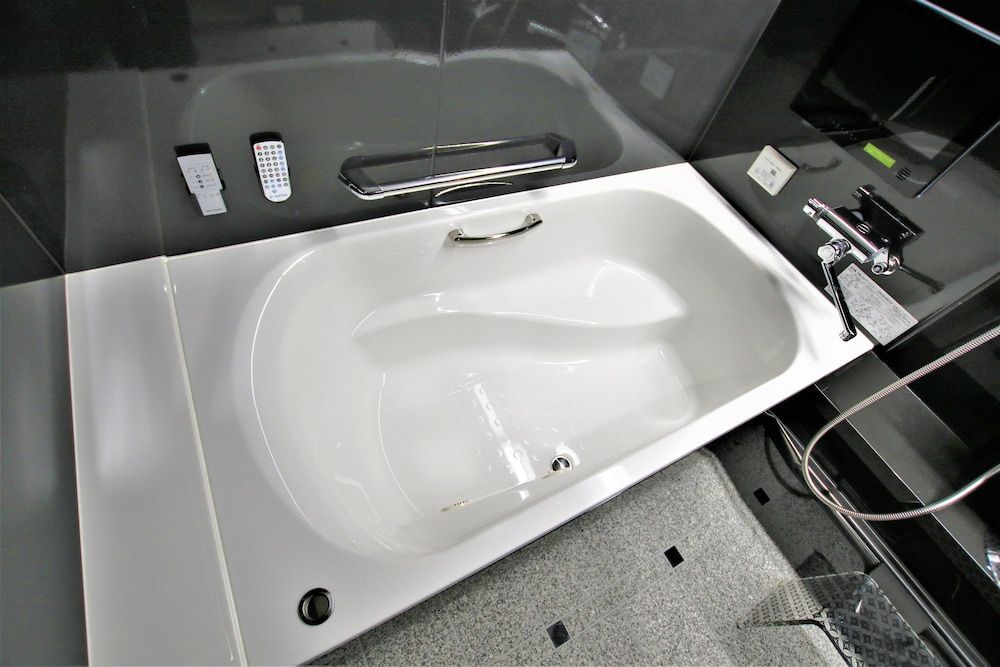 Superior Double Room, Bathtub, City View