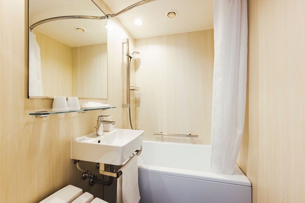 HOTEL NUPKA Economy Double Room, 1 Large Twin Bed, Non Smoking, Bathtub 10