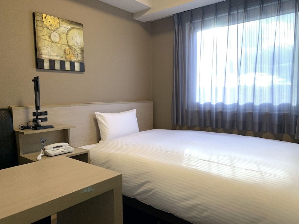 Single Room, Smoking