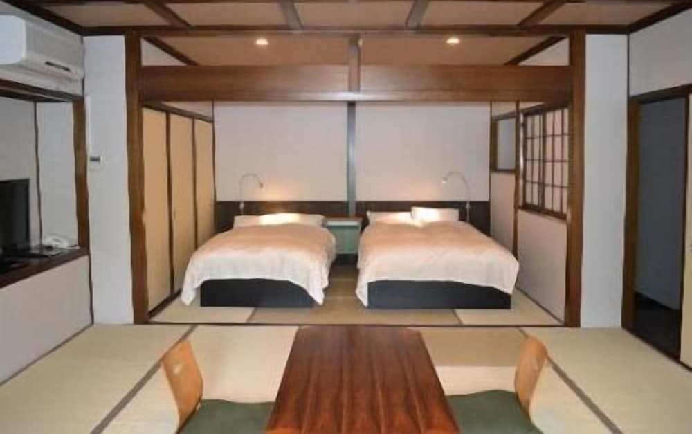 Twin Room with Toilet (Organic Vegetarian Diet Only)