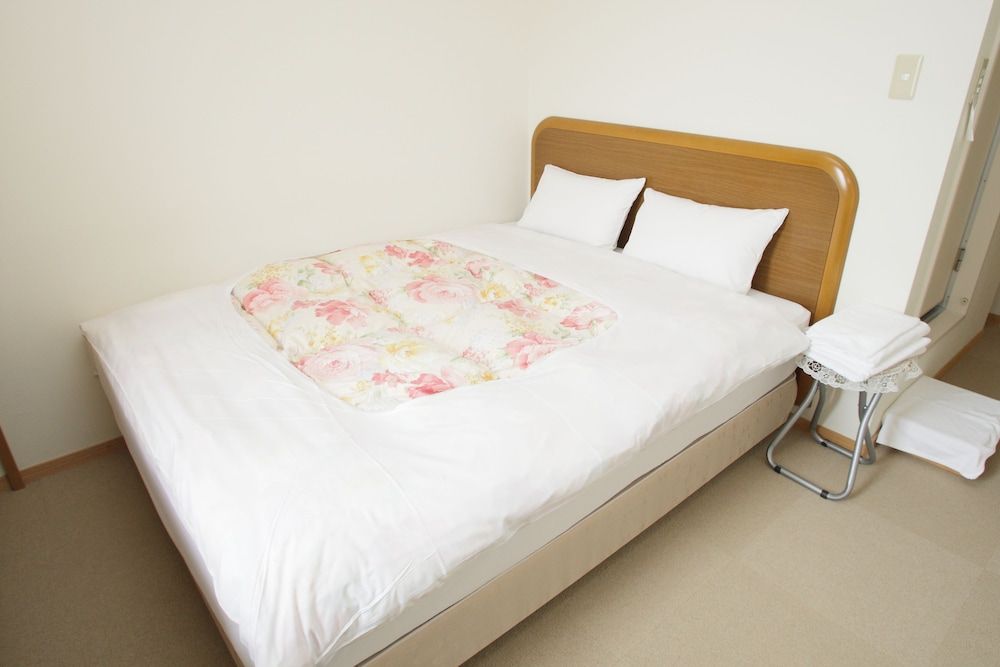 Standard Room, Smoking (semi double)