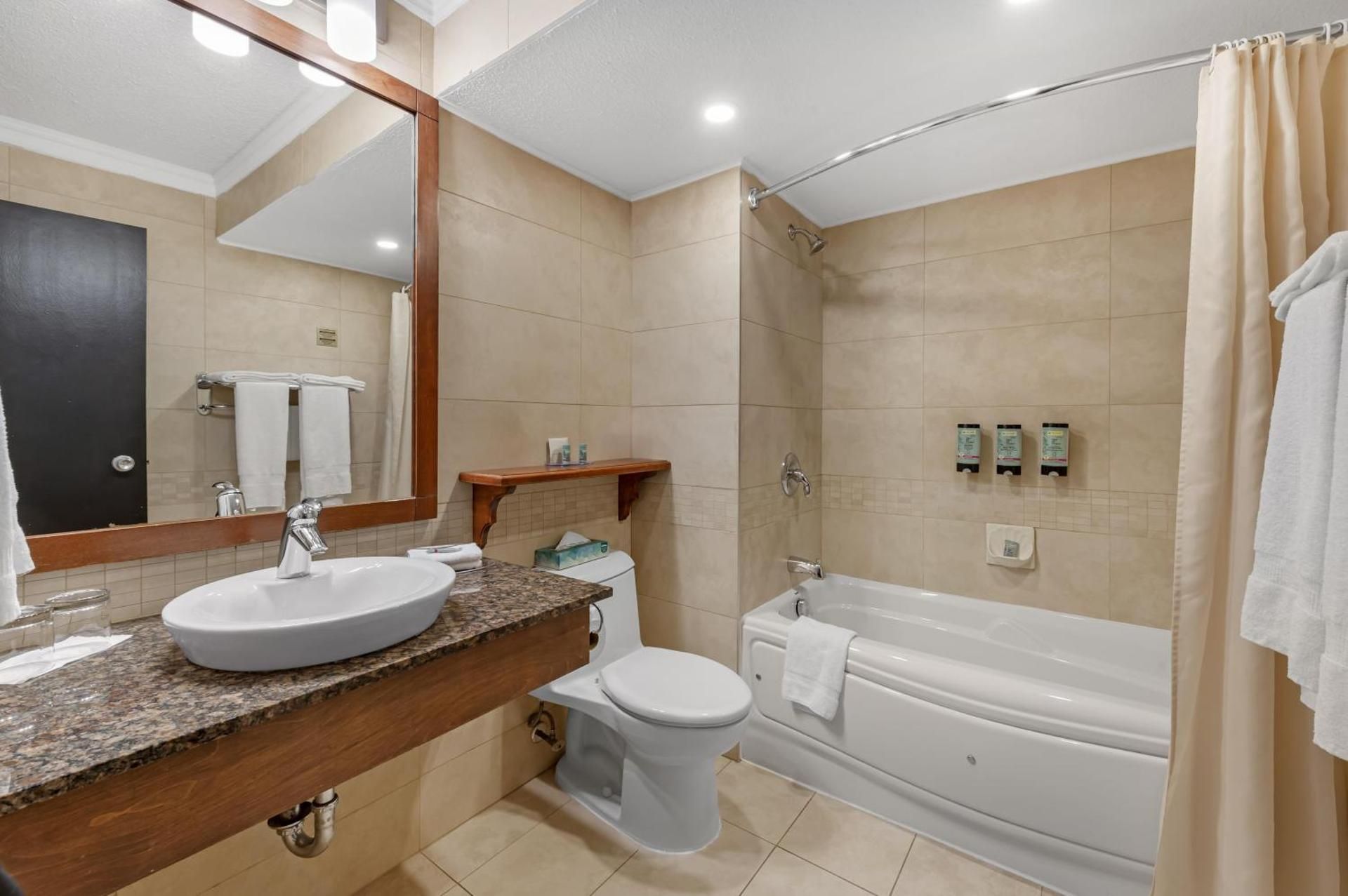 Suite - 2 Queen Beds, Nonsmoking