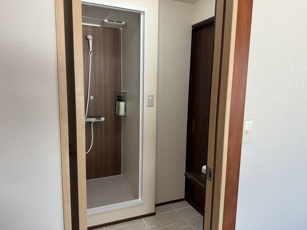 Japanese-Style Room 143 ft2, Private Toilet and Private Shower (No car parking)