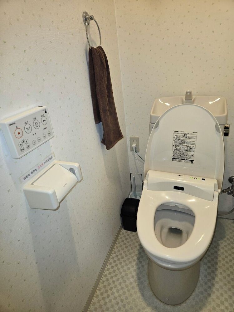 Guesthouse Jakotel Tsuruhashi Room No. 2 Private Room with Shared Bathroom 7