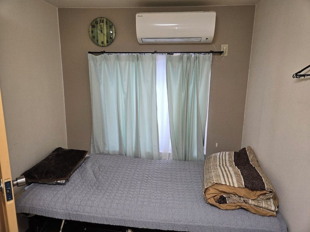 Guesthouse Jakotel Tsuruhashi Room No. 2 Private Room with Shared Bathroom 2