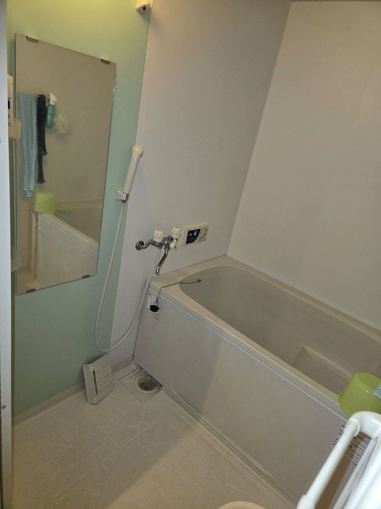 Guesthouse Jakotel Tsuruhashi Room No. 2 Private Room with Shared Bathroom 3