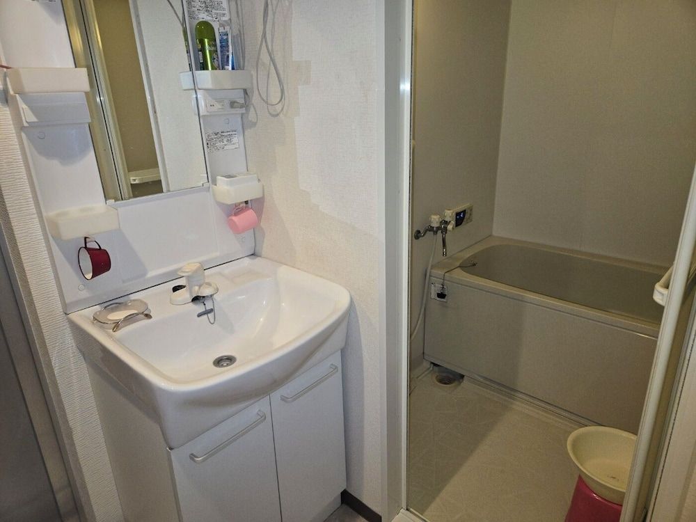 Guesthouse Jakotel Tsuruhashi Room No. 2 Private Room with Shared Bathroom 4