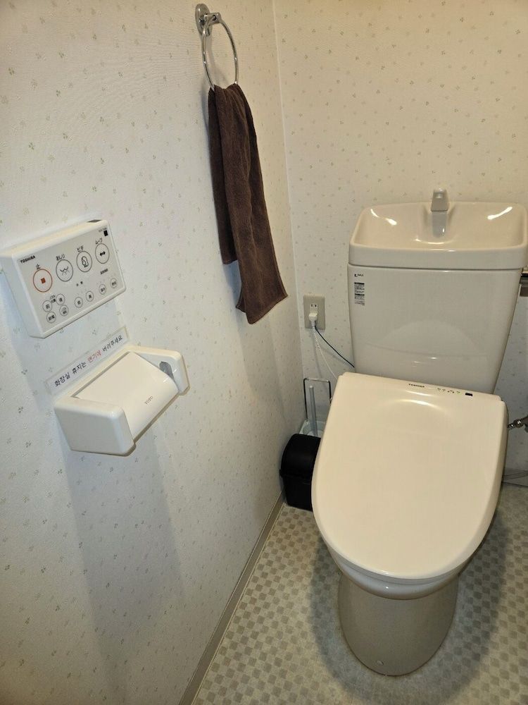 Guesthouse Jakotel Tsuruhashi Room No. 2 Private Room with Shared Bathroom 6