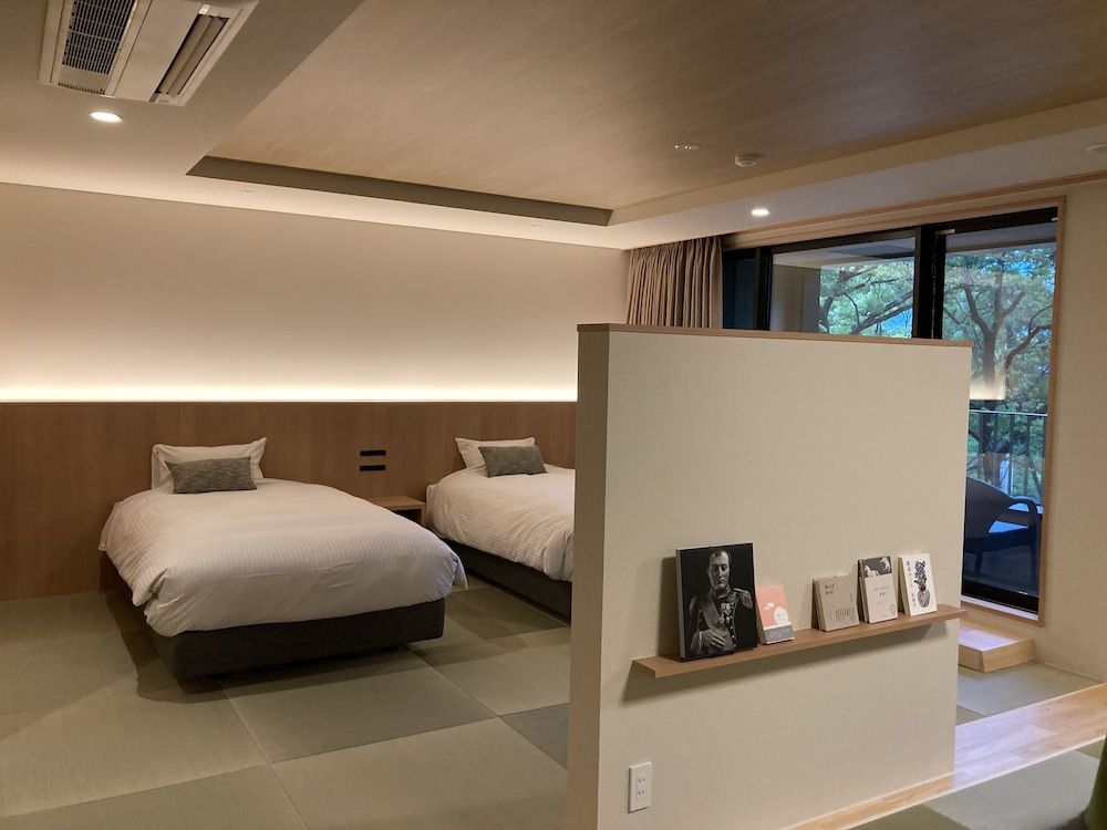 Ukai tour fee and Breakfast included, Castle view suite