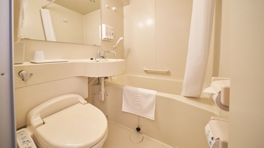 Toyoko Inn Nagoya Nishiki Economy Double Room, Non Smoking 5