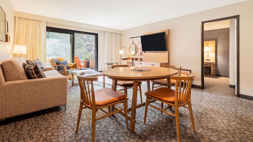 Riverhouse Lodge Suite, 1 Bedroom (with Sofa Bed and Fire Pit) 8