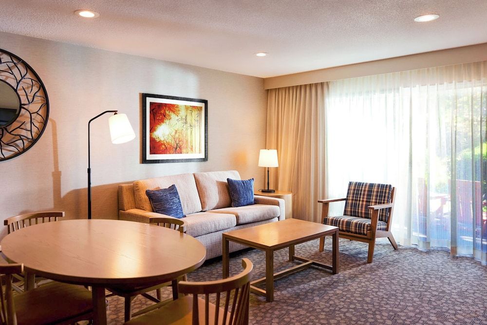 Riverhouse Lodge Suite, 1 Bedroom (with Sofa Bed and Fire Pit) 6