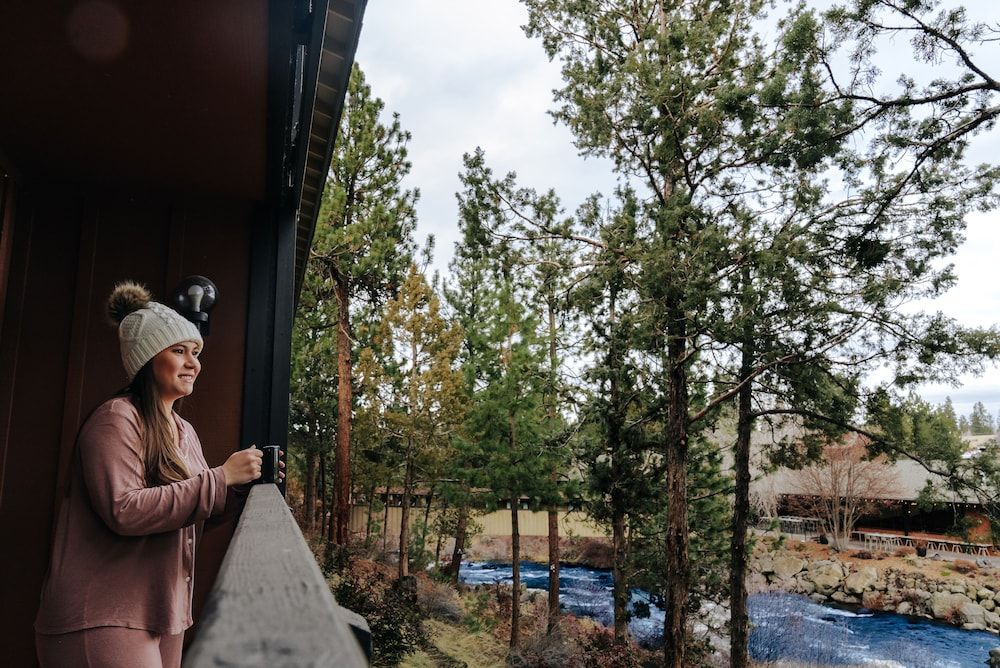 Riverhouse Lodge Room, 1 King Bed with Sofa bed, Fireplace, River View 6