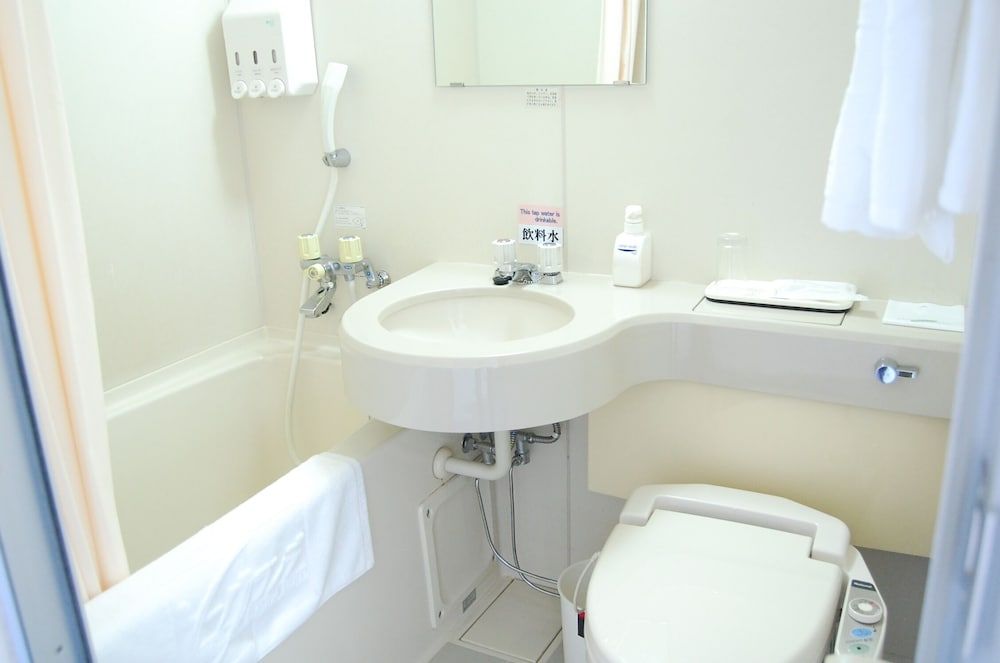 Double Room, Smoking
