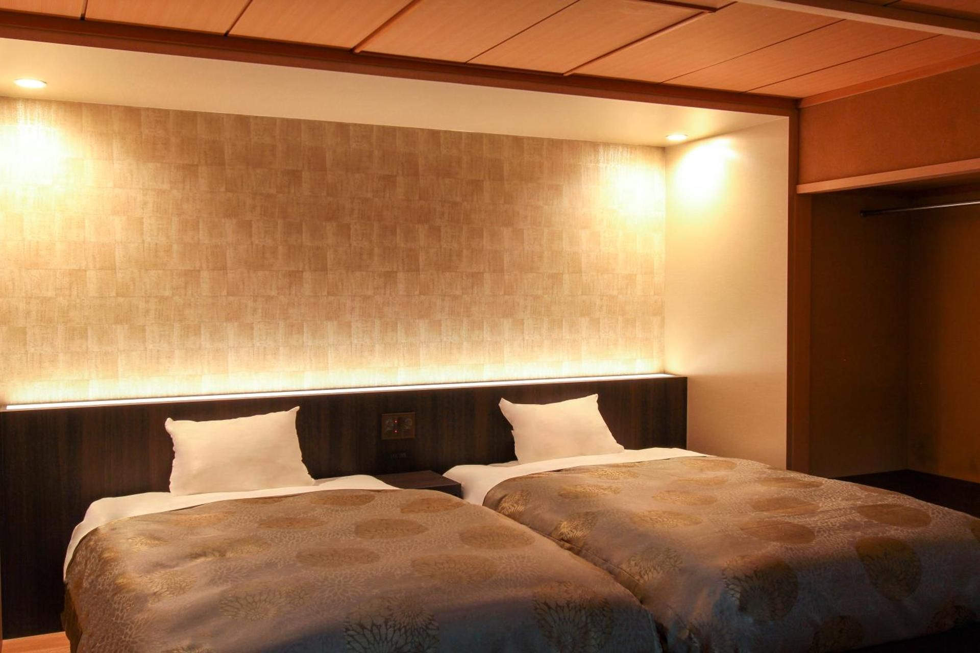  Room with Tatami Area with Mountain View