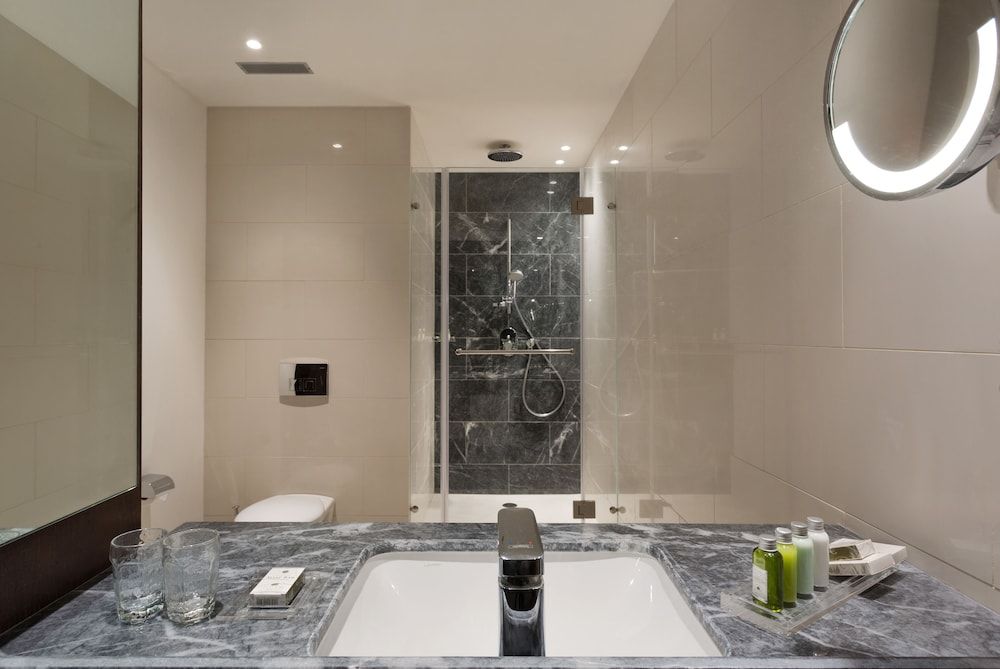 Sea Tower by Isrotel Design Superior Room, City View 6