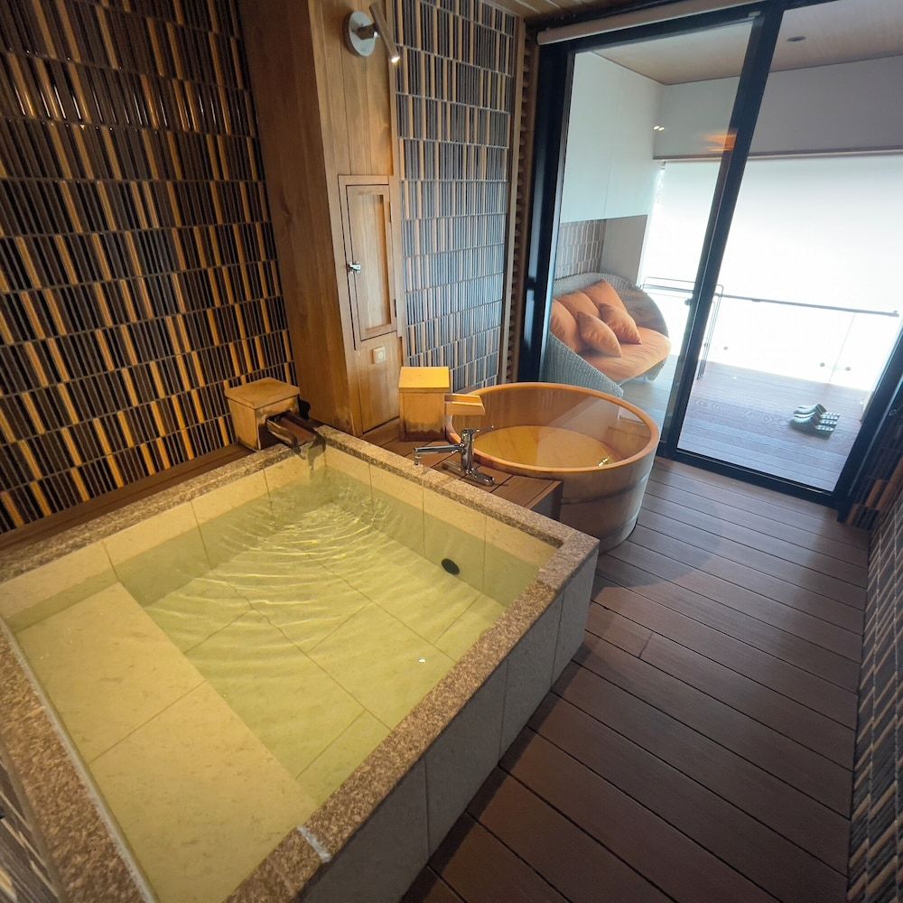 Yorokobinoyado Takamatsu Deluxe Room 2