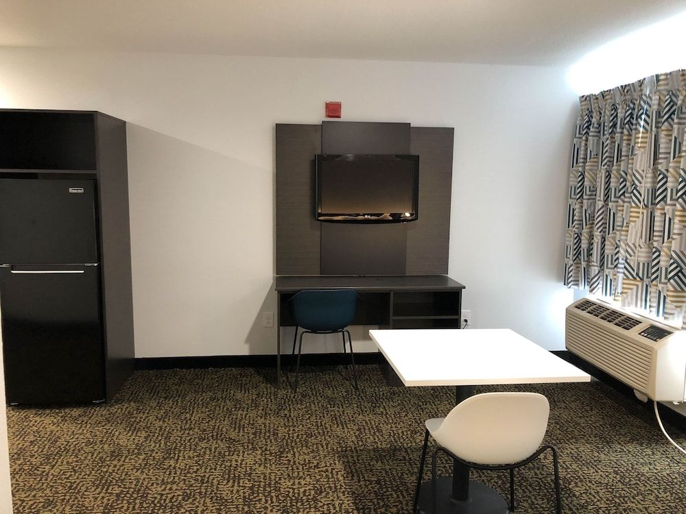 Studio 6 Killeen, TX Standard Room, 2 Double Beds, Non Smoking, Kitchen 5