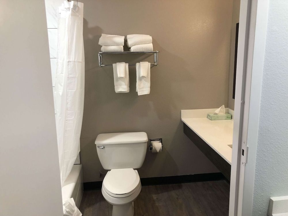 Studio 6 Killeen, TX Standard Room, 2 Double Beds, Non Smoking, Kitchen 4
