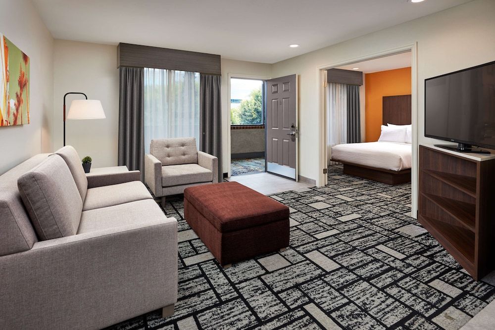 Suite, 2 Queen Beds, Accessible, Bathtub