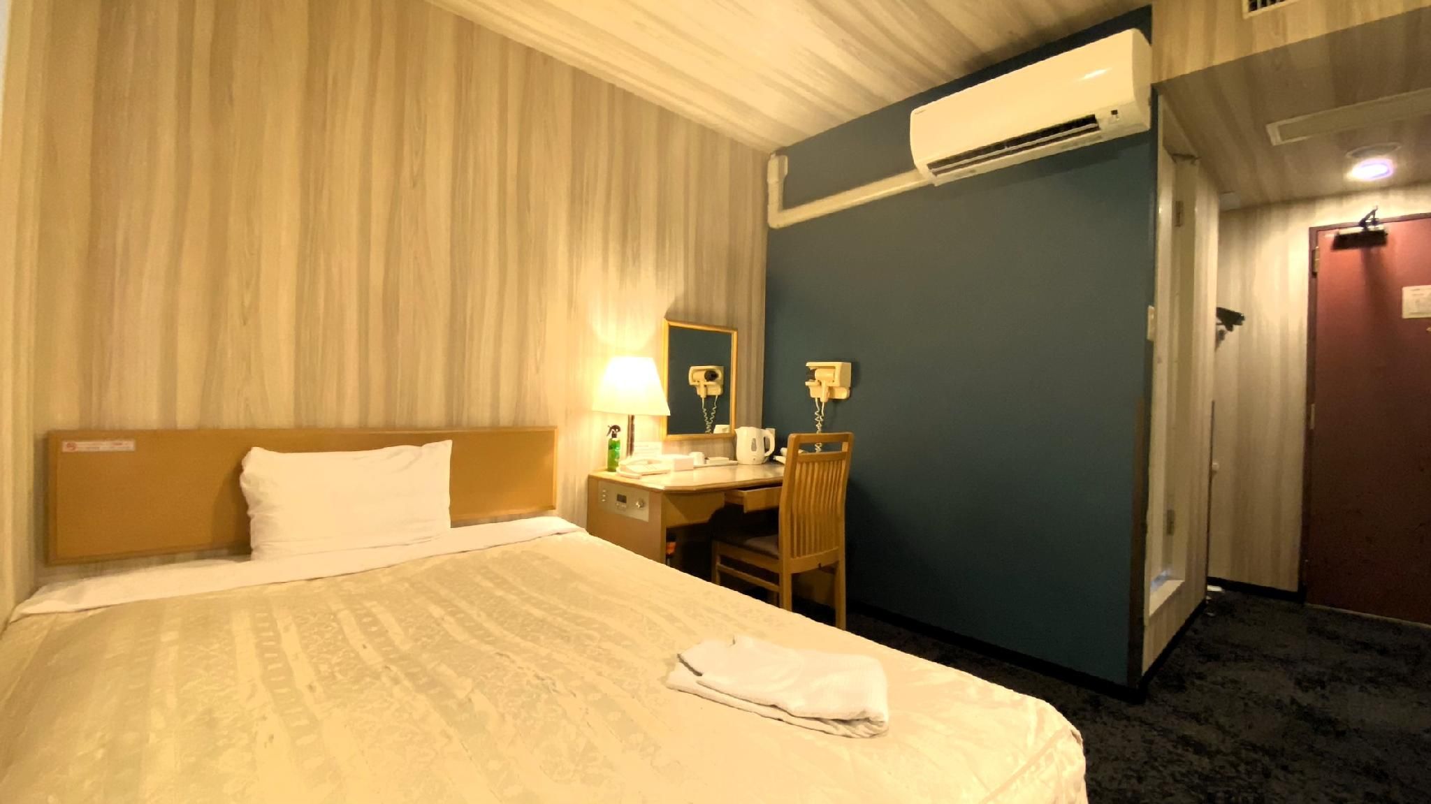 Deluxe Double Bed Non-Smoking