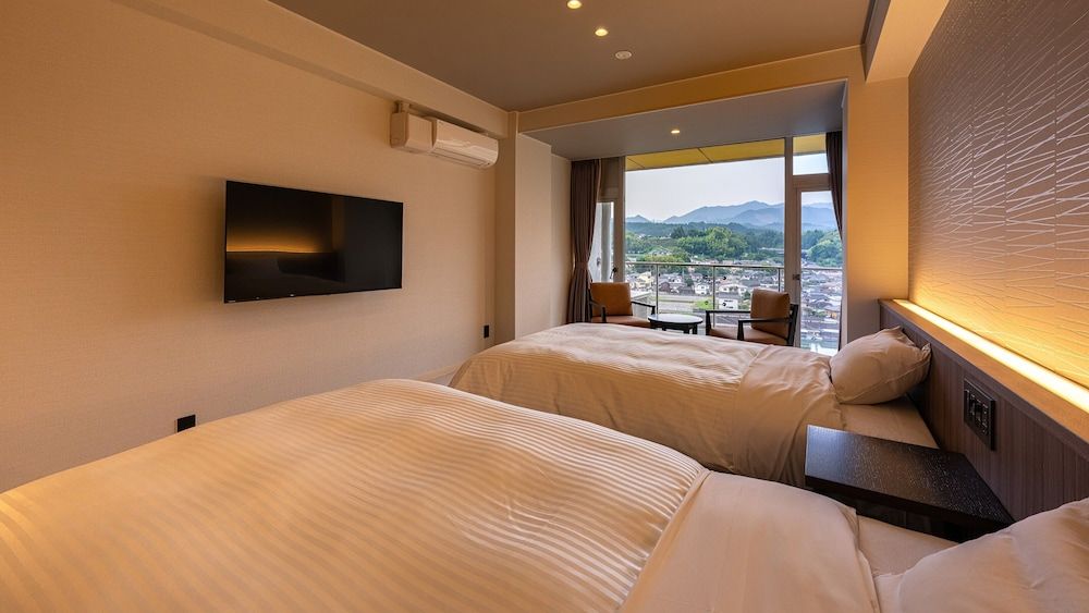 Twin Room (DX)