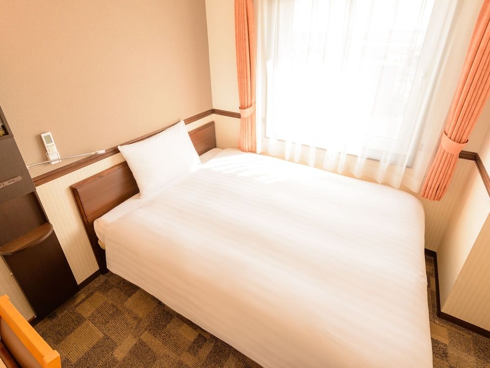 Single Room, Smoking