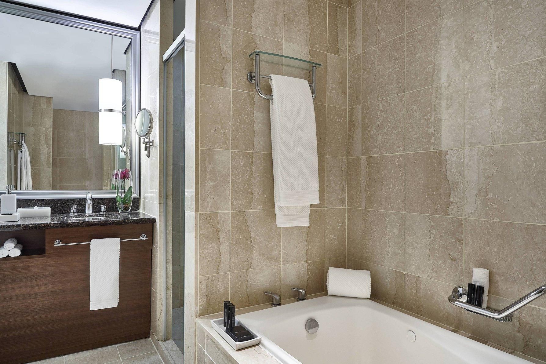 Waverly Suite, Club lounge access, Suite, 1 King, Skyline view, High floor