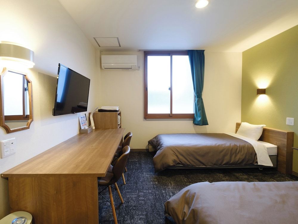 Twin Room, B-SB  , Non Smoking [With Shower Booth](East Wing)