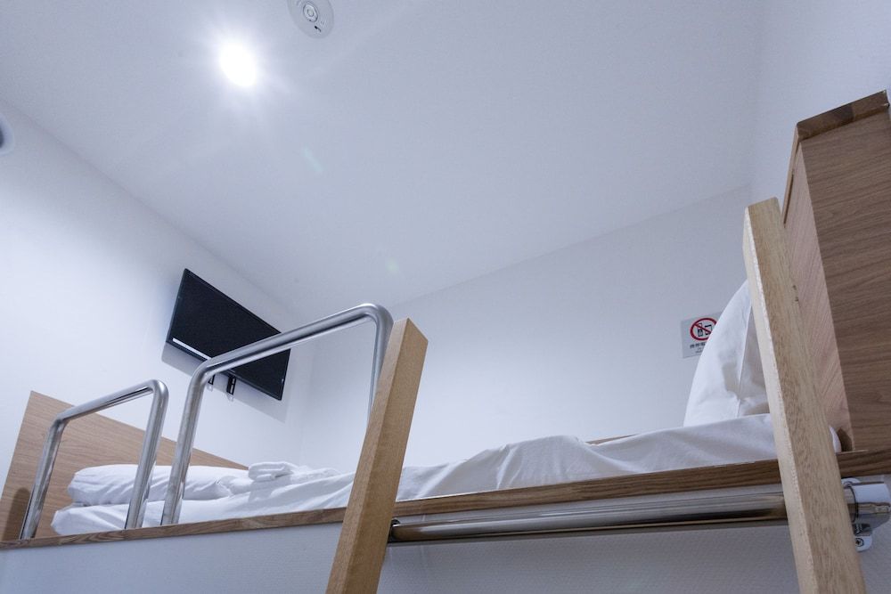 Semi-Double Cabin Upper Bunk, Non-Smoking