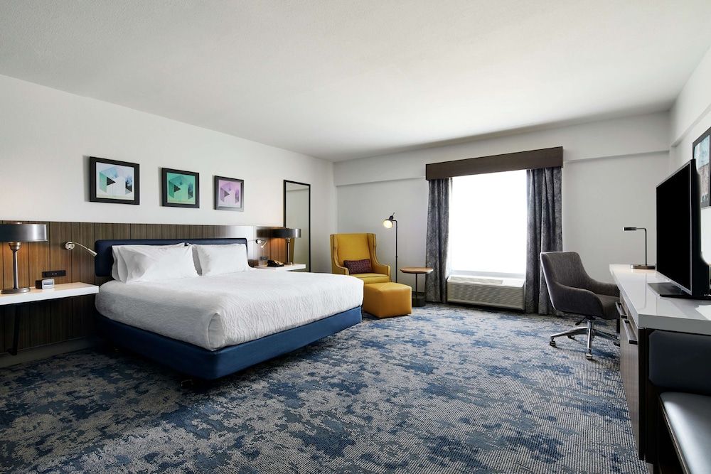 One King Bed, Non-Smoking, Accessible