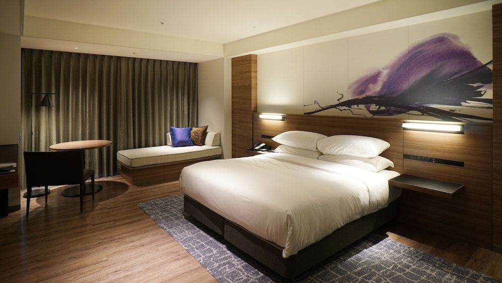 Superior Room, City View