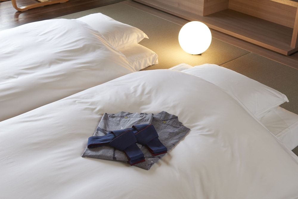 Room, Multiple Beds, Lake View (Japanese Tatami)