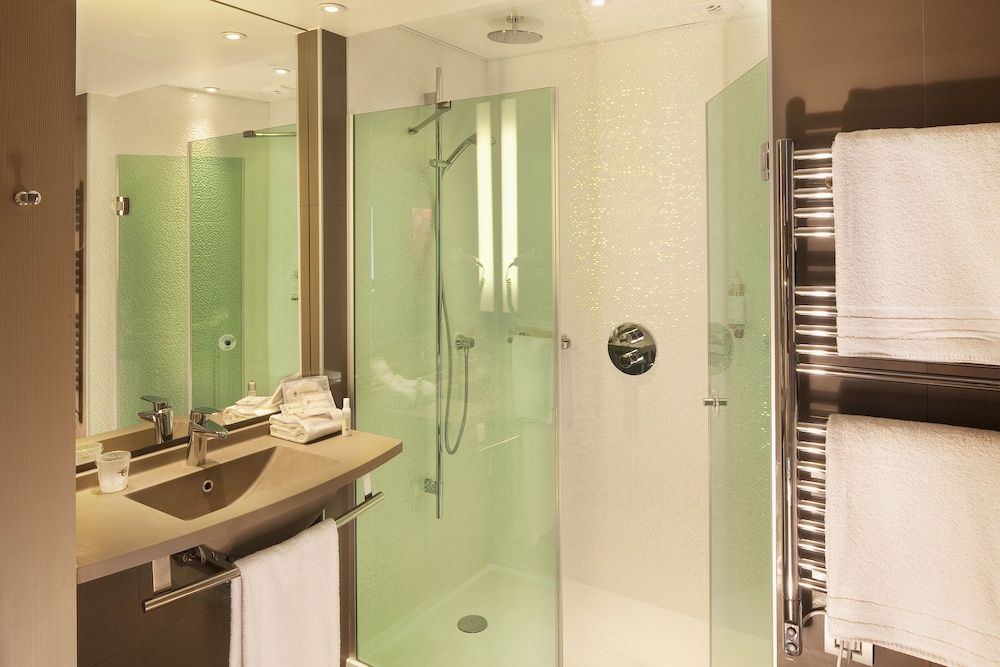 Oceania L'Univers Tours Superior Double Room 2