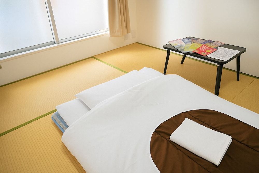 Single Japanese Style Room with Shared Bathroom